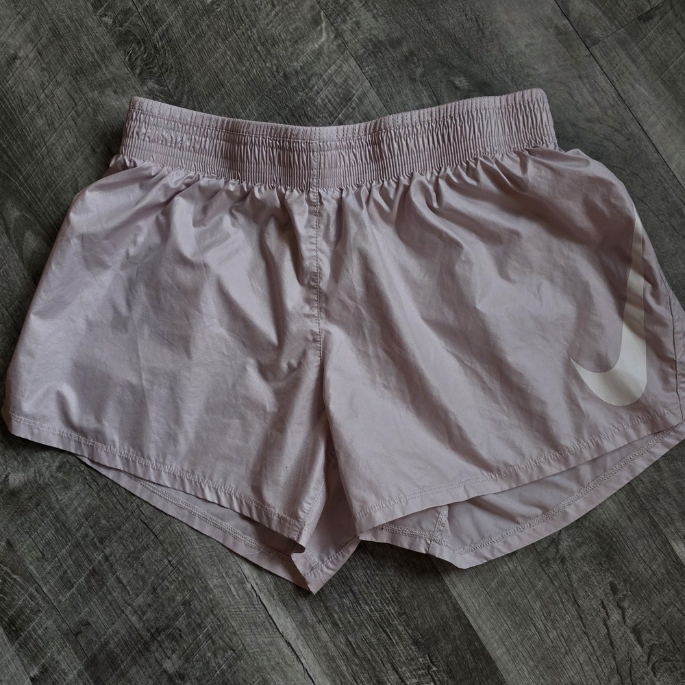 Nike Women's Athletic Shorts - Light Pink